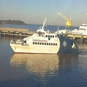 Colonia Express, barco a Uruguay
