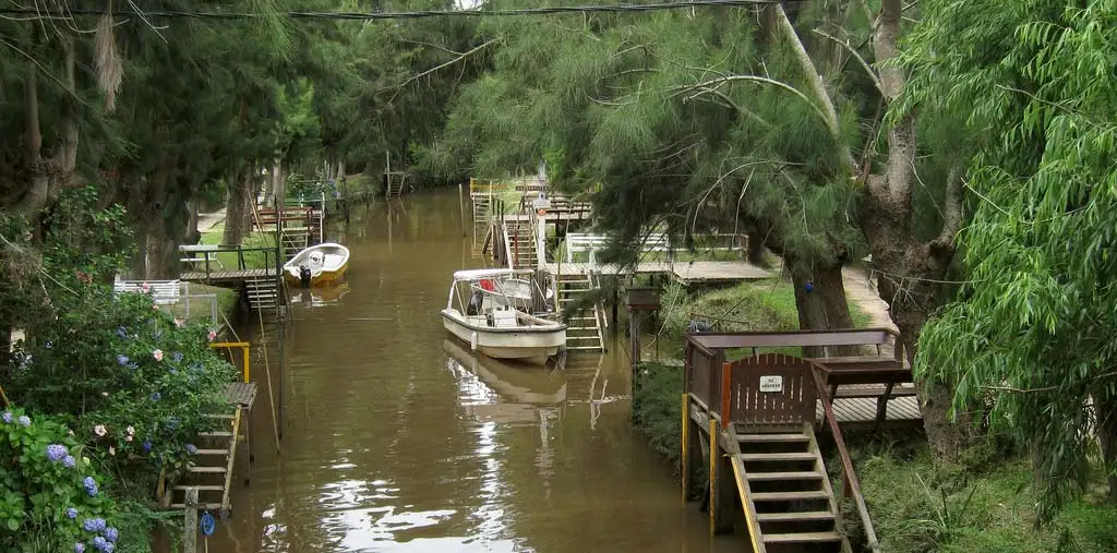 Boats and islands in the Paraná Delta near Tigre