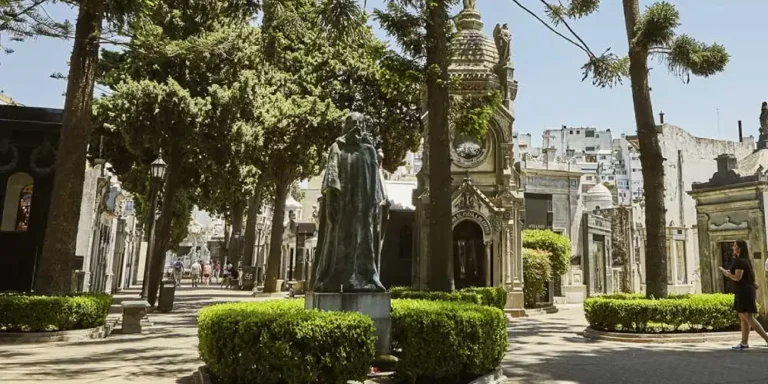 entradas-cementerio-recoleta