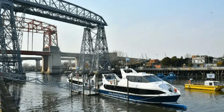 Navigating the Riachuelo